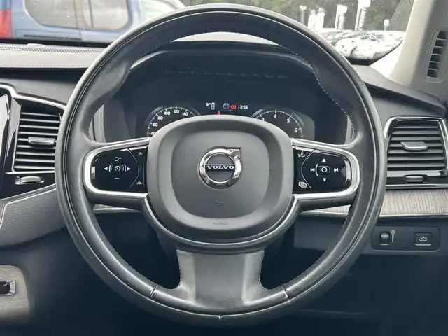 ボルボ ＸＣ９０ B6 AWD インスクリプション 福岡県 2022(令4)年 5.5万km オニキスブラックP 純正ナビ/(Bt/USB/ipod/フルセグ)/Applecarplay/AndroidAuto/ハーマンカードンサウンド/360°カメラ/ETC/オートホールド/ブラインドスポットモニター/ヘッドアップディスプレイ/ACC/レーンキープアシスト/パークアシスト/LEDヘッドライト/フォグライト前後/オートライト/オートハイビーム/AFS/黒革シート/シートメモリD-N/パワーシートD-N/シートヒーター全席/エアシートD-N/革巻きステアリング/電動リヤゲート/純正フロアマット/純正20インチAW