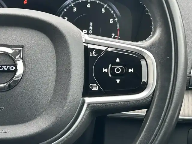 ボルボ ＸＣ９０ B6 AWD インスクリプション 福岡県 2022(令4)年 5.5万km オニキスブラックP 純正ナビ/(Bt/USB/ipod/フルセグ)/Applecarplay/AndroidAuto/ハーマンカードンサウンド/360°カメラ/ETC/オートホールド/ブラインドスポットモニター/ヘッドアップディスプレイ/ACC/レーンキープアシスト/パークアシスト/LEDヘッドライト/フォグライト前後/オートライト/オートハイビーム/AFS/黒革シート/シートメモリD-N/パワーシートD-N/シートヒーター全席/エアシートD-N/革巻きステアリング/電動リヤゲート/純正フロアマット/純正20インチAW