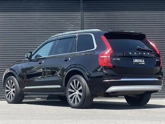 ボルボ ＸＣ９０ B6 AWD インスクリプション 山梨県 2022(令4)年 5.5万km オニキスブラックP 黒革シート/純正HDDナビ/(Bt/USB/ipod/フルセグ)/Applecarplay/AndroidAuto/harman/kardonプレミアムサウンド/クリスタルノブ/全周囲カメラ/ETC/オートホールド/ブラインドスポットモニター/ヘッドアップディスプレイ/ACC/レーンキープアシスト/パークアシスト/LEDヘッドライト/オートライト/オートハイビーム/全席シートヒーター/前席ベンチレーション/電動リアゲート/純正20インチAW