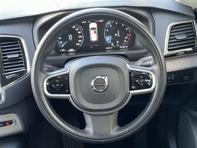 ボルボ ＸＣ９０ B6 AWD インスクリプション 山梨県 2022(令4)年 5.5万km オニキスブラックP 黒革シート/純正HDDナビ/(Bt/USB/ipod/フルセグ)/Applecarplay/AndroidAuto/harman/kardonプレミアムサウンド/クリスタルノブ/全周囲カメラ/ETC/オートホールド/ブラインドスポットモニター/ヘッドアップディスプレイ/ACC/レーンキープアシスト/パークアシスト/LEDヘッドライト/オートライト/オートハイビーム/全席シートヒーター/前席ベンチレーション/電動リアゲート/純正20インチAW