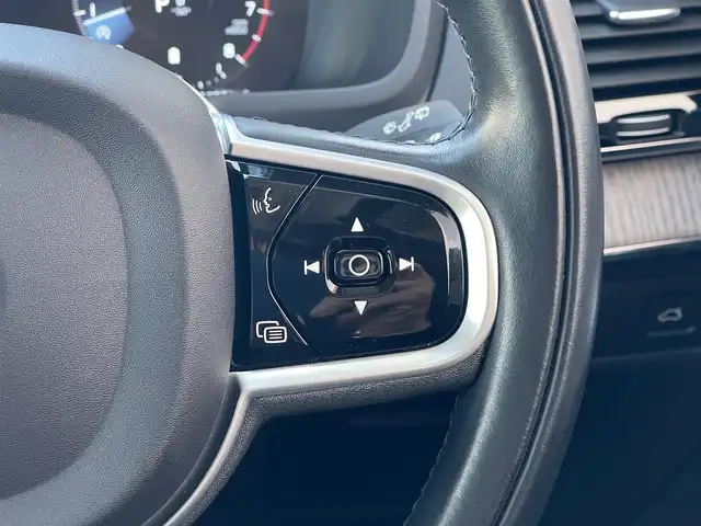 ボルボ ＸＣ９０ B6 AWD インスクリプション 山梨県 2022(令4)年 5.5万km オニキスブラックP 黒革シート/純正HDDナビ/(Bt/USB/ipod/フルセグ)/Applecarplay/AndroidAuto/harman/kardonプレミアムサウンド/クリスタルノブ/全周囲カメラ/ETC/オートホールド/ブラインドスポットモニター/ヘッドアップディスプレイ/ACC/レーンキープアシスト/パークアシスト/LEDヘッドライト/オートライト/オートハイビーム/全席シートヒーター/前席ベンチレーション/電動リアゲート/純正20インチAW