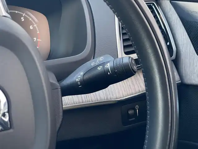 ボルボ ＸＣ９０ B6 AWD インスクリプション 山梨県 2022(令4)年 5.5万km オニキスブラックP 黒革シート/純正HDDナビ/(Bt/USB/ipod/フルセグ)/Applecarplay/AndroidAuto/harman/kardonプレミアムサウンド/クリスタルノブ/全周囲カメラ/ETC/オートホールド/ブラインドスポットモニター/ヘッドアップディスプレイ/ACC/レーンキープアシスト/パークアシスト/LEDヘッドライト/オートライト/オートハイビーム/全席シートヒーター/前席ベンチレーション/電動リアゲート/純正20インチAW