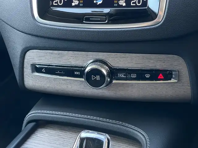 ボルボ ＸＣ９０ B6 AWD インスクリプション 山梨県 2022(令4)年 5.5万km オニキスブラックP 黒革シート/純正HDDナビ/(Bt/USB/ipod/フルセグ)/Applecarplay/AndroidAuto/harman/kardonプレミアムサウンド/クリスタルノブ/全周囲カメラ/ETC/オートホールド/ブラインドスポットモニター/ヘッドアップディスプレイ/ACC/レーンキープアシスト/パークアシスト/LEDヘッドライト/オートライト/オートハイビーム/全席シートヒーター/前席ベンチレーション/電動リアゲート/純正20インチAW