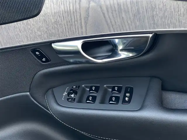 ボルボ ＸＣ９０ B6 AWD インスクリプション 山梨県 2022(令4)年 5.5万km オニキスブラックP 黒革シート/純正HDDナビ/(Bt/USB/ipod/フルセグ)/Applecarplay/AndroidAuto/harman/kardonプレミアムサウンド/クリスタルノブ/全周囲カメラ/ETC/オートホールド/ブラインドスポットモニター/ヘッドアップディスプレイ/ACC/レーンキープアシスト/パークアシスト/LEDヘッドライト/オートライト/オートハイビーム/全席シートヒーター/前席ベンチレーション/電動リアゲート/純正20インチAW
