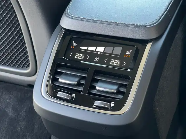 ボルボ ＸＣ９０ B6 AWD インスクリプション 山梨県 2022(令4)年 5.5万km オニキスブラックP 黒革シート/純正HDDナビ/(Bt/USB/ipod/フルセグ)/Applecarplay/AndroidAuto/harman/kardonプレミアムサウンド/クリスタルノブ/全周囲カメラ/ETC/オートホールド/ブラインドスポットモニター/ヘッドアップディスプレイ/ACC/レーンキープアシスト/パークアシスト/LEDヘッドライト/オートライト/オートハイビーム/全席シートヒーター/前席ベンチレーション/電動リアゲート/純正20インチAW