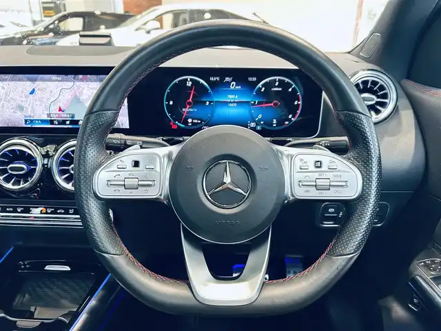 メルセデス・ベンツ ＧＬＡ２００ｄ 4マチック AMGライン 大阪府 2020(令2)年 1.7万km コスモスブラック レーダーセーフティ/サンルーフ/ハーフレザー/メモリ付きパワーシート/シートヒーター/純正ナビ/TV/360度カメラ/ACC/純正19インチAW/LEDヘッドライト/アンビエントライト/電動リアゲート/ブラインドスポット/ワイヤレス充電/ETC/ドラレコ