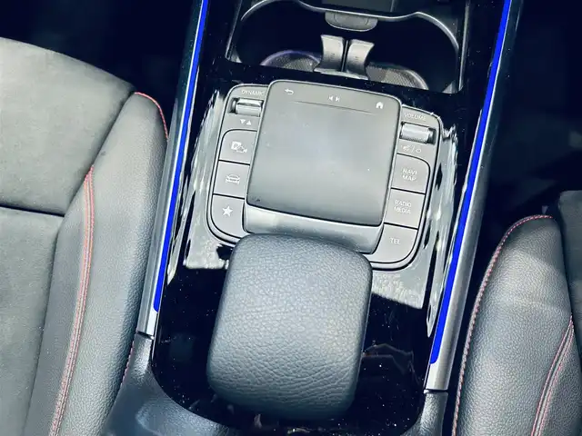 メルセデス・ベンツ ＧＬＡ２００ｄ 4マチック AMGライン 大阪府 2020(令2)年 1.7万km コスモスブラック レーダーセーフティ/サンルーフ/ハーフレザー/メモリ付きパワーシート/シートヒーター/純正ナビ/TV/360度カメラ/ACC/純正19インチAW/LEDヘッドライト/アンビエントライト/電動リアゲート/ブラインドスポット/ワイヤレス充電/ETC/ドラレコ