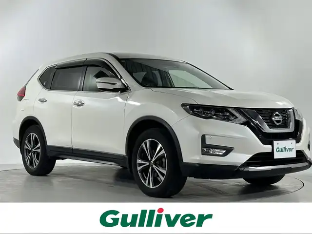 日産 エクストレイル 20X 佐賀県 2017(平29)年 4.7万km ブリリアントホワイトパール 純正9型ナビ/ＡＭ/ＦＭ/CD/DVD/Bluetooth/フルセグTV/バックカメラ/ドライブレコーダー/ビルトインETC/電動リアゲート/オートエアコン/衝突被害軽減ブレーキ/レーキプアシスト/革巻きステアリング/防水カプロンシート/コーナーセンサー/LEDヘッドライト/オートライト/スマートキー/プッシュスタート/純正18インチアルミホイール/フロアマット/盗難防止装置/アイドリングストップ