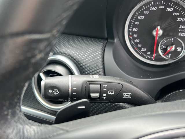 メルセデス・ベンツ Ａ１８０ AMG スタイル 岐阜県 2018(平30)年 3.1万km 黒 純正ナビ　/ＥＴＣ　/バックカメラ　/クルーズコントロール　/アイドリングストップ　/パーキングアシスト　/前後コーナーセンサー　/ＬＥＤヘッドライト　/オートライト　/シートヒーター　/ハーフレザーシート/プッシュスタート　/スマートキー/純正18インチアルミホイール/純正フロアマット
