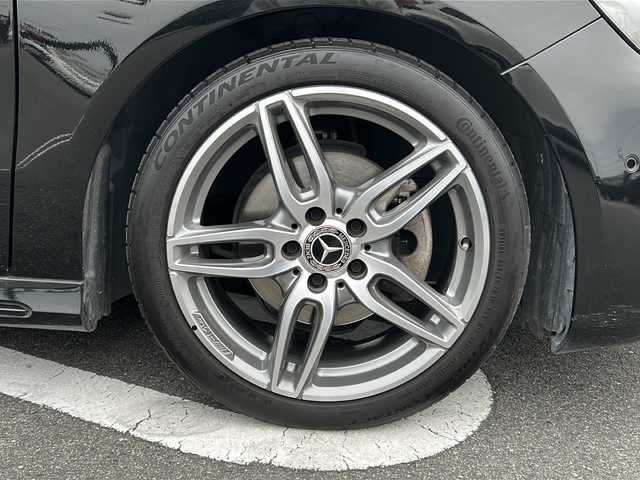 メルセデス・ベンツ Ａ１８０ AMG スタイル 岐阜県 2018(平30)年 3.1万km 黒 純正ナビ　/ＥＴＣ　/バックカメラ　/クルーズコントロール　/アイドリングストップ　/パーキングアシスト　/前後コーナーセンサー　/ＬＥＤヘッドライト　/オートライト　/シートヒーター　/ハーフレザーシート/プッシュスタート　/スマートキー/純正18インチアルミホイール/純正フロアマット