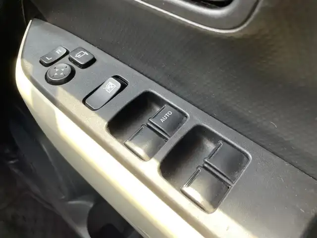 スズキ クロスビー HYBRID MX 福岡県 2019(平31)年 11.4万km キャラバンアイボリーパールメタリック/ホワイト 2トーンルーフ メーカーナビ(フルセグTV/CD/BT/FM/AM)/スマートキー/シートヒーター(D席＋N席)/電動格納ミラー/純正フロアマット(XBEE)/ドアバイザー/ビルトインETC/MTモード付AT/バックカメラ/ドラレコ/ウォークスルー/純正アルミホイール(SUZUKI)/横滑り防止装置/ABS/取扱説明書/保証書
