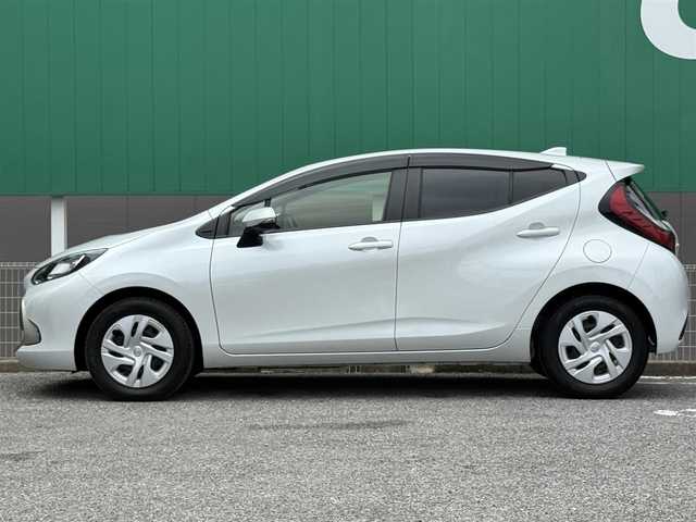 トヨタ アクア G 千葉県 2021(令3)年 4.8万km プラチナホワイトパールマイカ 純正ディスプレイオーディオ　７インチ/クルーズコントロール(追従走行　有)/前後コーナーセンサー/前後ドライブレコーダー/衝突軽減ブレーキ/ブラインドスポットモニター/レーンキープアシスト/バックカメラ/ETC/純正LEDヘッドライト/純正フロアマット/ステアリングスイッチ/オートライト/プッシュエンジンスタート/スマートキー