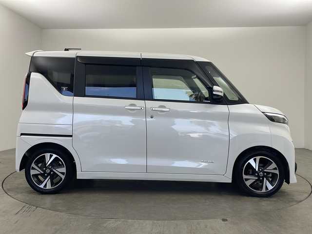 日産 ルークス HWS Gターボ プロパイロットED 兵庫県 2021(令3)年 5万km ホワイトパール ・ワンオーナー/・純正9インチナビ&Bluetooth&CD&DVD&USB&ipod&TV/・アラウンドビューモニター/・ビルドインETC/・プロパイロット/・エマージェンシーブレーキ/・レーダークルーズコントロール/・後コーナーセンサー/・盗難防止装置/・オートライト/・LEDヘッドライト/・W＋サイドエアバック/・カーテンエアバック/・前方ドライブレコーダー/・ベンチシート/・純正フロアマット/・両側パワースライドドア/・純正15インチアルミホイール/・プッシュスタート/・アイドリングストップ/・スマートキー/・AACエアコン/・スペアキー/・ターボ付き