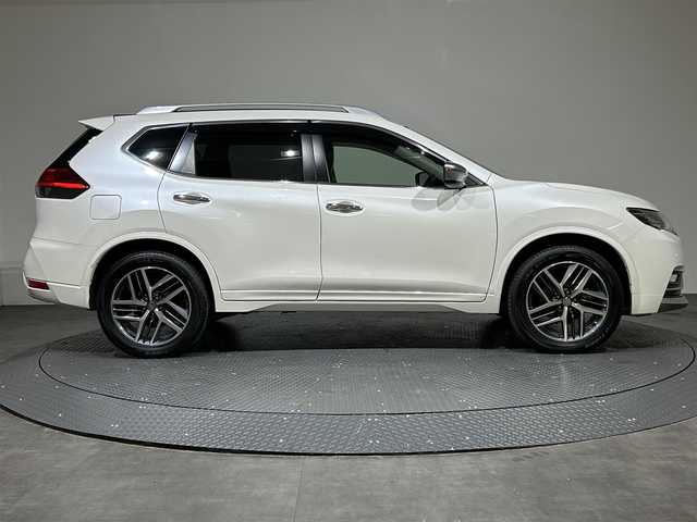 日産 エクストレイル モード・プレミア 愛媛県 2018(平30)年 5.1万km ブリリアントホワイトパール ・ナビ（フルセグＴＶ・ＢＴ・ＣＤ・ＤＶＤ・ＳＤ・ＡＵＸ・ＦＭ・ＡＭ）/・バックカメラ　/・ＥＴＣ　/・前方ドラレコ　/・衝突軽減ブレーキ　/・全席シートヒーター　/・パワーバックドア　/・合皮シート/・LEDヘッドライト