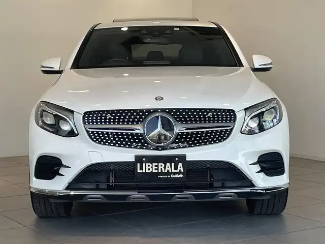 メルセデス・ベンツ ＧＬＣ２２０ d 4マチック クーペ スポーツ 本革 愛知県 2017(平29)年 5.3万km ポーラホワイト レザーエクスクルーシブパッケージ/黒革シート/サンルーフ　/ヘッドアップディスプレイ/Ｂｕｒｍｅｓｔｅｒサウンド　/エアーアドマイザー　/ＣＯＭＭＡＮＤナビ/Ｂｌｕｅｔｏｏｔｈ　/３６０度カメラ　/フルセグＴＶ　/ＡＣＣ　/ＬＫＡ　/ＬＤＷ　/ＢＳＭ　/アンビエントライト/パワーシート/シートヒーター/プッシュスタート/アイドリングストップ/ウィンカーミラー/ETC/パワーバックドア/LEDヘッドライト