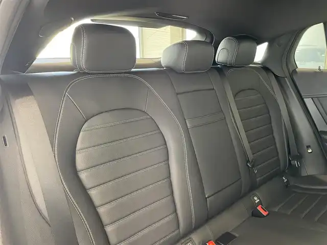 メルセデス・ベンツ ＧＬＣ２２０ d 4マチック クーペ スポーツ 本革 愛知県 2017(平29)年 5.3万km ポーラホワイト レザーエクスクルーシブパッケージ/黒革シート/サンルーフ　/ヘッドアップディスプレイ/Ｂｕｒｍｅｓｔｅｒサウンド　/エアーアドマイザー　/ＣＯＭＭＡＮＤナビ/Ｂｌｕｅｔｏｏｔｈ　/３６０度カメラ　/フルセグＴＶ　/ＡＣＣ　/ＬＫＡ　/ＬＤＷ　/ＢＳＭ　/アンビエントライト/パワーシート/シートヒーター/プッシュスタート/アイドリングストップ/ウィンカーミラー/ETC/パワーバックドア/LEDヘッドライト