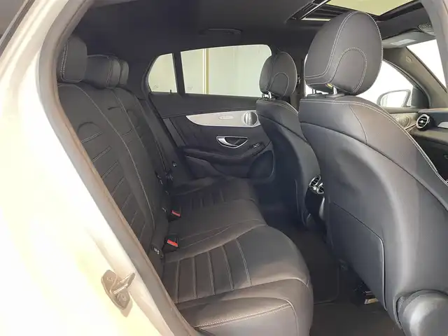 メルセデス・ベンツ ＧＬＣ２２０ d 4マチック クーペ スポーツ 本革 愛知県 2017(平29)年 5.3万km ポーラホワイト レザーエクスクルーシブパッケージ/黒革シート/サンルーフ　/ヘッドアップディスプレイ/Ｂｕｒｍｅｓｔｅｒサウンド　/エアーアドマイザー　/ＣＯＭＭＡＮＤナビ/Ｂｌｕｅｔｏｏｔｈ　/３６０度カメラ　/フルセグＴＶ　/ＡＣＣ　/ＬＫＡ　/ＬＤＷ　/ＢＳＭ　/アンビエントライト/パワーシート/シートヒーター/プッシュスタート/アイドリングストップ/ウィンカーミラー/ETC/パワーバックドア/LEDヘッドライト