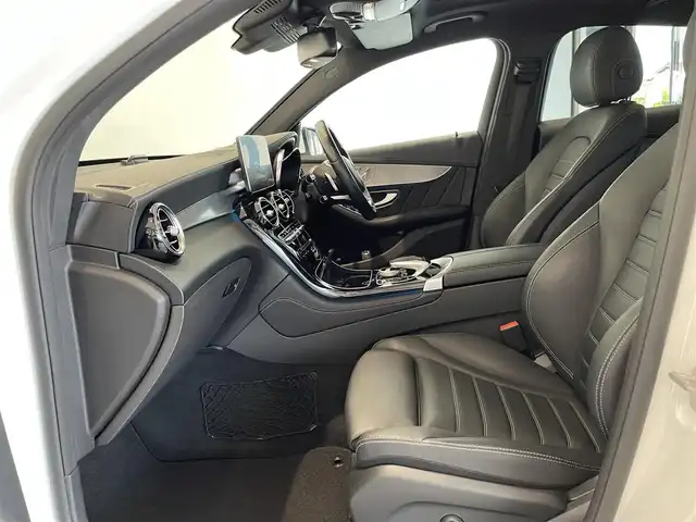 メルセデス・ベンツ ＧＬＣ２２０ d 4マチック クーペ スポーツ 本革 愛知県 2017(平29)年 5.3万km ポーラホワイト レザーエクスクルーシブパッケージ/黒革シート/サンルーフ　/ヘッドアップディスプレイ/Ｂｕｒｍｅｓｔｅｒサウンド　/エアーアドマイザー　/ＣＯＭＭＡＮＤナビ/Ｂｌｕｅｔｏｏｔｈ　/３６０度カメラ　/フルセグＴＶ　/ＡＣＣ　/ＬＫＡ　/ＬＤＷ　/ＢＳＭ　/アンビエントライト/パワーシート/シートヒーター/プッシュスタート/アイドリングストップ/ウィンカーミラー/ETC/パワーバックドア/LEDヘッドライト