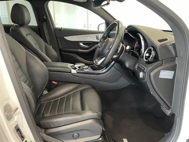 メルセデス・ベンツ ＧＬＣ２２０ d 4マチック クーペ スポーツ 本革 愛知県 2017(平29)年 5.3万km ポーラホワイト レザーエクスクルーシブパッケージ/黒革シート/サンルーフ　/ヘッドアップディスプレイ/Ｂｕｒｍｅｓｔｅｒサウンド　/エアーアドマイザー　/ＣＯＭＭＡＮＤナビ/Ｂｌｕｅｔｏｏｔｈ　/３６０度カメラ　/フルセグＴＶ　/ＡＣＣ　/ＬＫＡ　/ＬＤＷ　/ＢＳＭ　/アンビエントライト/パワーシート/シートヒーター/プッシュスタート/アイドリングストップ/ウィンカーミラー/ETC/パワーバックドア/LEDヘッドライト