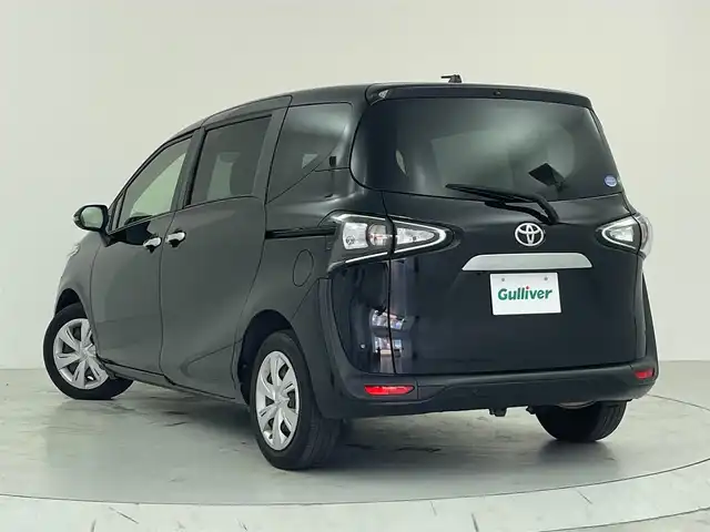 トヨタ シエンタ G 大阪府 2021(令3)年 6.5万km ブラックマイカ トヨタセーフティセンス/・プリクラッシュセーフティ/・レーンディパーチャーアラート/・オートマチックハイビーム/・パーキングサポートブレーキ/・先行車発進お知らせ機能/・インテリジェントクリアランスソナー/純正7インチナビ/　　CD/DVD/BT/TV/TVキャンセラー/バックカメラ/両側パワースライドドア/LEDヘッドライト/本革巻きステアリング/純正15インチホイール/純正ビルトインETC/ラゲッジマット/スマートキー