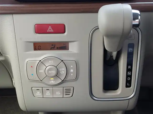 スズキ ラパン ＬＣ X 東京都 2025(令7)年 0.5万km トラッドカーキメタリック/アーバンブラウン 2トーン 社外ナビ/フルセグ/全方位モニター/ドライブレコーダー/シートヒーター/衝突軽減ブレーキ/レーンキープアシスト/コーナーセンサー/アイドリングストップ/LEDヘッドライト/スマートキー