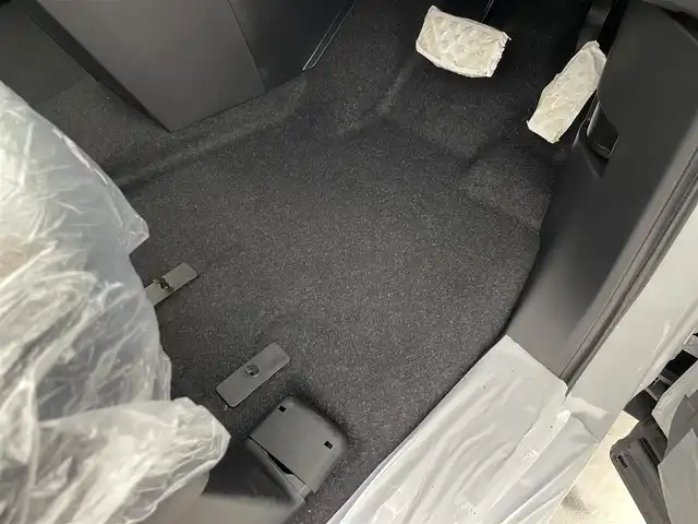 三菱 デリカＤ：５ シャモニー 群馬県 2025(令7)年 0.1千km ホワイトダイヤモンド 登録済み未使用車（登録時走行距離：7km）/CHAMONIX (8人)　4WD　e-Assist/ステップレス　（8人）/オリジナルナビ取付パッケージ＋リアモニター取付パッケージ(25300)　/D:5専用11型ナビゲーション(322300)/12.8型後席用モニター(143550円)/＝＝＝＝＝/アルパイン11インチナビ/・フルセグTV/BT/USB/AM/FM/＝＝＝＝＝/登録済未使用車　純正１２．８インチフリップダウンモニター　アルパイン１１インチナビ　バックカメラ　両側パワースライドドア　ハーフレザー　シートヒーター　ｅ－Ａｓｓｉｓｔ　ＬＥＤヘッドライト　４ＷＤ