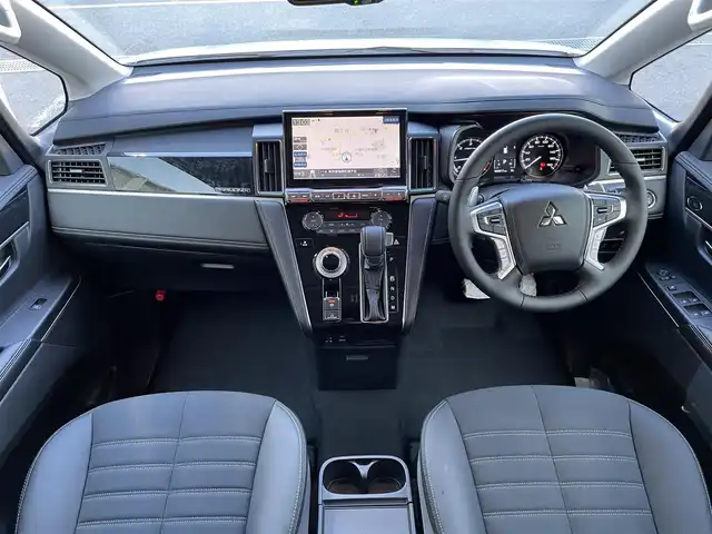 三菱 デリカＤ：５ シャモニー 東京都 2025(令7)年 0.1千km ホワイトダイヤモンド 登録済未使用車　/アルパイン１１インチナビ/・BluetoothAudio/HDNMI/USB/・CD/SD/DVD/AM/FM　/純正１２．８インチフリップダウンモニター/バックカメラ　/両側パワースライドドア　/ハーフレザーシート　/・シートヒーター　/ｅ－Ａｓｓｉｓｔ　/（予防安全技術）/・衝突被害軽減ブレーキ/・車線逸脱警報システム/・レーダークルーズコントロール/・オートマチックハイビーム/・誤発進抑制機能/ＬＥＤヘッドライト　/プッシュスマートキー/スマートキー/スペアキーX1/保証書＆取説