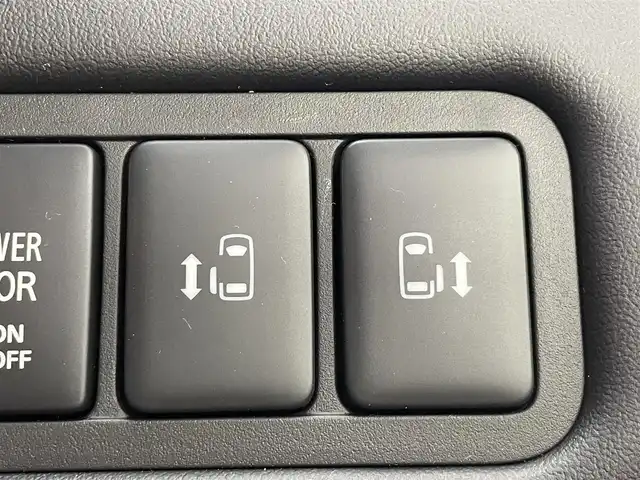 三菱 デリカＤ：５ シャモニー 群馬県 2025(令7)年 0.1千km ホワイトダイヤモンド 登録済み未使用車（登録時走行距離：7km）/CHAMONIX (8人)　4WD　e-Assist/ステップレス　（8人）/オリジナルナビ取付パッケージ＋リアモニター取付パッケージ(25300)　/D:5専用11型ナビゲーション(322300)/12.8型後席用モニター(143550円)/＝＝＝＝＝/アルパイン11インチナビ/・フルセグTV/BT/USB/AM/FM/＝＝＝＝＝/登録済未使用車　純正１２．８インチフリップダウンモニター　アルパイン１１インチナビ　バックカメラ　両側パワースライドドア　ハーフレザー　シートヒーター　ｅ－Ａｓｓｉｓｔ　ＬＥＤヘッドライト　４ＷＤ