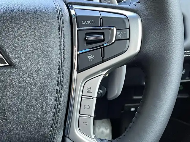 三菱 デリカＤ：５ シャモニー 東京都 2025(令7)年 0.1千km ホワイトダイヤモンド 登録済未使用車　/アルパイン１１インチナビ/・BluetoothAudio/HDNMI/USB/・CD/SD/DVD/AM/FM　/純正１２．８インチフリップダウンモニター/バックカメラ　/両側パワースライドドア　/ハーフレザーシート　/・シートヒーター　/ｅ－Ａｓｓｉｓｔ　/（予防安全技術）/・衝突被害軽減ブレーキ/・車線逸脱警報システム/・レーダークルーズコントロール/・オートマチックハイビーム/・誤発進抑制機能/ＬＥＤヘッドライト　/プッシュスマートキー/スマートキー/スペアキーX1/保証書＆取説