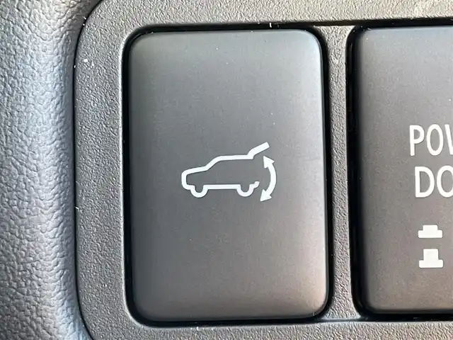 三菱 デリカＤ：５ シャモニー 東京都 2025(令7)年 0.1千km ホワイトダイヤモンド 登録済未使用車　/アルパイン１１インチナビ/・BluetoothAudio/HDNMI/USB/・CD/SD/DVD/AM/FM　/純正１２．８インチフリップダウンモニター/バックカメラ　/両側パワースライドドア　/ハーフレザーシート　/・シートヒーター　/ｅ－Ａｓｓｉｓｔ　/（予防安全技術）/・衝突被害軽減ブレーキ/・車線逸脱警報システム/・レーダークルーズコントロール/・オートマチックハイビーム/・誤発進抑制機能/ＬＥＤヘッドライト　/プッシュスマートキー/スマートキー/スペアキーX1/保証書＆取説