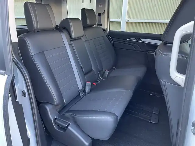 三菱 デリカＤ：５ シャモニー 東京都 2025(令7)年 0.1千km ホワイトダイヤモンド 登録済未使用車　/アルパイン１１インチナビ/・BluetoothAudio/HDNMI/USB/・CD/SD/DVD/AM/FM　/純正１２．８インチフリップダウンモニター/バックカメラ　/両側パワースライドドア　/ハーフレザーシート　/・シートヒーター　/ｅ－Ａｓｓｉｓｔ　/（予防安全技術）/・衝突被害軽減ブレーキ/・車線逸脱警報システム/・レーダークルーズコントロール/・オートマチックハイビーム/・誤発進抑制機能/ＬＥＤヘッドライト　/プッシュスマートキー/スマートキー/スペアキーX1/保証書＆取説