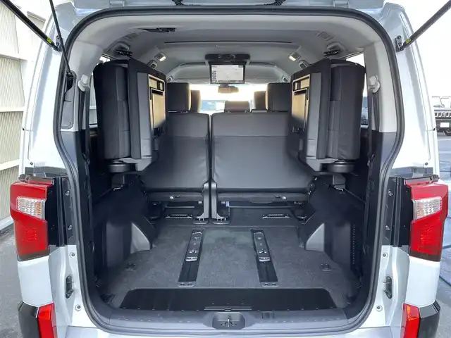 三菱 デリカＤ：５ シャモニー 東京都 2025(令7)年 0.1千km ホワイトダイヤモンド 登録済未使用車　/アルパイン１１インチナビ/・BluetoothAudio/HDNMI/USB/・CD/SD/DVD/AM/FM　/純正１２．８インチフリップダウンモニター/バックカメラ　/両側パワースライドドア　/ハーフレザーシート　/・シートヒーター　/ｅ－Ａｓｓｉｓｔ　/（予防安全技術）/・衝突被害軽減ブレーキ/・車線逸脱警報システム/・レーダークルーズコントロール/・オートマチックハイビーム/・誤発進抑制機能/ＬＥＤヘッドライト　/プッシュスマートキー/スマートキー/スペアキーX1/保証書＆取説