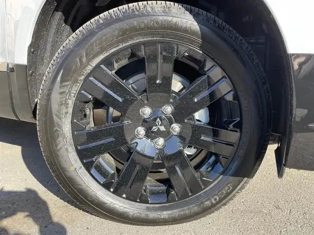 三菱 デリカＤ：５ シャモニー 東京都 2025(令7)年 0.1千km ホワイトダイヤモンド 登録済未使用車　/アルパイン１１インチナビ/・BluetoothAudio/HDNMI/USB/・CD/SD/DVD/AM/FM　/純正１２．８インチフリップダウンモニター/バックカメラ　/両側パワースライドドア　/ハーフレザーシート　/・シートヒーター　/ｅ－Ａｓｓｉｓｔ　/（予防安全技術）/・衝突被害軽減ブレーキ/・車線逸脱警報システム/・レーダークルーズコントロール/・オートマチックハイビーム/・誤発進抑制機能/ＬＥＤヘッドライト　/プッシュスマートキー/スマートキー/スペアキーX1/保証書＆取説