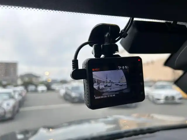 ＢＭＷ Ｘ３ xDrive20d Mスポーツ 熊本県 2022(令4)年 3.7万km サファイアブラックP パノラマサンルーフ/ブラウンレザーシート/全席シートヒーター/シートメモリー/ハンドルヒーター/純正HDDナビ/CarPlay/USB/Bluetooth/フルセグテレビ/ハーマンカードンプレミアムサラウンドシステム/置くだけ充電（ワイヤレス充電）/パワーバックドア/ETC2.0/前後ドライブレコーダー/インテリジェントセーフティー/アダプティブクルーズコントロール/オートマチックハイビーム/【ブラックサファイアメタリック】