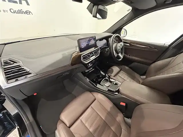 ＢＭＷ Ｘ３ xDrive20d Mスポーツ 熊本県 2022(令4)年 3.7万km サファイアブラックP パノラマサンルーフ/ブラウンレザーシート/全席シートヒーター/シートメモリー/ハンドルヒーター/純正HDDナビ/CarPlay/USB/Bluetooth/フルセグテレビ/ハーマンカードンプレミアムサラウンドシステム/置くだけ充電（ワイヤレス充電）/パワーバックドア/ETC2.0/前後ドライブレコーダー/インテリジェントセーフティー/アダプティブクルーズコントロール/オートマチックハイビーム/【ブラックサファイアメタリック】