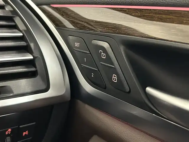 ＢＭＷ Ｘ３ xDrive20d Mスポーツ 熊本県 2022(令4)年 3.7万km サファイアブラックP パノラマサンルーフ/ブラウンレザーシート/全席シートヒーター/シートメモリー/ハンドルヒーター/純正HDDナビ/CarPlay/USB/Bluetooth/フルセグテレビ/ハーマンカードンプレミアムサラウンドシステム/置くだけ充電（ワイヤレス充電）/パワーバックドア/ETC2.0/前後ドライブレコーダー/インテリジェントセーフティー/アダプティブクルーズコントロール/オートマチックハイビーム/【ブラックサファイアメタリック】