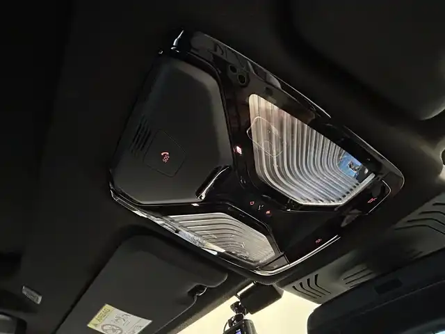ＢＭＷ Ｘ３ xDrive20d Mスポーツ 熊本県 2022(令4)年 3.7万km サファイアブラックP パノラマサンルーフ/ブラウンレザーシート/全席シートヒーター/シートメモリー/ハンドルヒーター/純正HDDナビ/CarPlay/USB/Bluetooth/フルセグテレビ/ハーマンカードンプレミアムサラウンドシステム/置くだけ充電（ワイヤレス充電）/パワーバックドア/ETC2.0/前後ドライブレコーダー/インテリジェントセーフティー/アダプティブクルーズコントロール/オートマチックハイビーム/【ブラックサファイアメタリック】