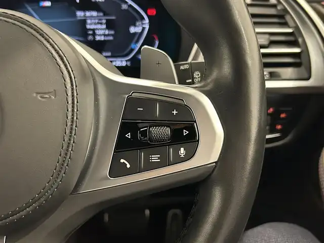 ＢＭＷ Ｘ３ xDrive20d Mスポーツ 熊本県 2022(令4)年 3.7万km サファイアブラックP パノラマサンルーフ/ブラウンレザーシート/全席シートヒーター/シートメモリー/ハンドルヒーター/純正HDDナビ/CarPlay/USB/Bluetooth/フルセグテレビ/ハーマンカードンプレミアムサラウンドシステム/置くだけ充電（ワイヤレス充電）/パワーバックドア/ETC2.0/前後ドライブレコーダー/インテリジェントセーフティー/アダプティブクルーズコントロール/オートマチックハイビーム/【ブラックサファイアメタリック】
