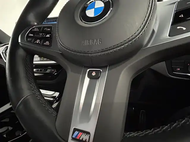 ＢＭＷ Ｘ３ xDrive20d Mスポーツ 熊本県 2022(令4)年 3.7万km サファイアブラックP パノラマサンルーフ/ブラウンレザーシート/全席シートヒーター/シートメモリー/ハンドルヒーター/純正HDDナビ/CarPlay/USB/Bluetooth/フルセグテレビ/ハーマンカードンプレミアムサラウンドシステム/置くだけ充電（ワイヤレス充電）/パワーバックドア/ETC2.0/前後ドライブレコーダー/インテリジェントセーフティー/アダプティブクルーズコントロール/オートマチックハイビーム/【ブラックサファイアメタリック】