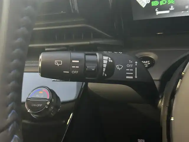 日産 セレナ オーテック 愛知県 2023(令5)年 2.6万km プリズムホワイト デジタルインナーミラー /プロパイロット /純正12.3インチナビ/（FM/AM/CD/DVD/フルセグTV/BT/HDMI）/アラウンドビューモニター/純正11インチフリップダウンモニター/ビルトイン2.0ETC/純正16インチAW/両側パワースライドドア /レーダークルーズコントロール/ハンドル支援/ブラインドスポットモニター/純正ドライブレコーダー/純正フロアマット/純正ドアバイザー/レザーシート/シートヒーター /取説、保証書/スペアキー