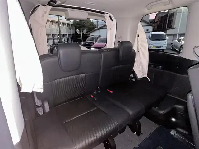 日産 セレナ オーテック 愛知県 2023(令5)年 2.6万km プリズムホワイト デジタルインナーミラー /プロパイロット /純正12.3インチナビ/（FM/AM/CD/DVD/フルセグTV/BT/HDMI）/アラウンドビューモニター/純正11インチフリップダウンモニター/ビルトイン2.0ETC/純正16インチAW/両側パワースライドドア /レーダークルーズコントロール/ハンドル支援/ブラインドスポットモニター/純正ドライブレコーダー/純正フロアマット/純正ドアバイザー/レザーシート/シートヒーター /取説、保証書/スペアキー