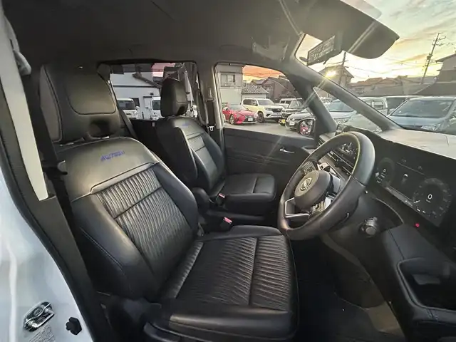 日産 セレナ オーテック 愛知県 2023(令5)年 2.6万km プリズムホワイト デジタルインナーミラー /プロパイロット /純正12.3インチナビ/（FM/AM/CD/DVD/フルセグTV/BT/HDMI）/アラウンドビューモニター/純正11インチフリップダウンモニター/ビルトイン2.0ETC/純正16インチAW/両側パワースライドドア /レーダークルーズコントロール/ハンドル支援/ブラインドスポットモニター/純正ドライブレコーダー/純正フロアマット/純正ドアバイザー/レザーシート/シートヒーター /取説、保証書/スペアキー