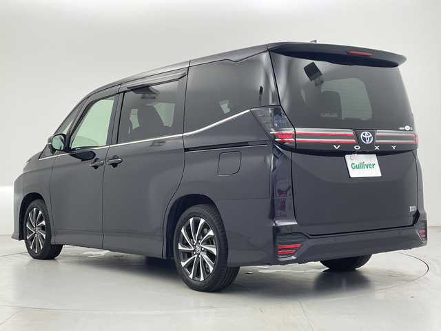 トヨタ ヴォクシー ハイブリッド S－Z 大阪府 2022(令4)年 2.9万km スパークリングブラックパールクリスタルシャイン 純正10.5型ナビ/・Bluetooth/・CD/DVD/・フルセグテレビ/バックカメラ/純正14インチフリップダウンモニター/両側パワースライドドア/シートヒーター/ハーフレザーシート/衝突軽減ブレーキ/レーンキープアシスト/オートマチックハイビーム/レーダークルーズコントロール/ビルトインETC2.0/LEDヘッドライト