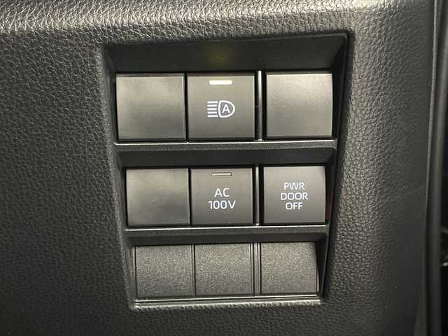 トヨタ ヴォクシー ハイブリッド S－Z 大阪府 2022(令4)年 2.9万km スパークリングブラックパールクリスタルシャイン 純正10.5型ナビ/・Bluetooth/・CD/DVD/・フルセグテレビ/バックカメラ/純正14インチフリップダウンモニター/両側パワースライドドア/シートヒーター/ハーフレザーシート/衝突軽減ブレーキ/レーンキープアシスト/オートマチックハイビーム/レーダークルーズコントロール/ビルトインETC2.0/LEDヘッドライト