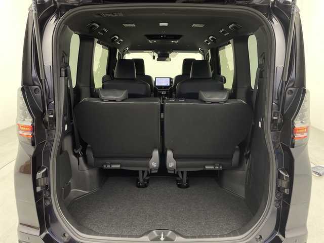 トヨタ ヴォクシー ハイブリッド S－Z 大阪府 2022(令4)年 2.9万km スパークリングブラックパールクリスタルシャイン 純正10.5型ナビ/・Bluetooth/・CD/DVD/・フルセグテレビ/バックカメラ/純正14インチフリップダウンモニター/両側パワースライドドア/シートヒーター/ハーフレザーシート/衝突軽減ブレーキ/レーンキープアシスト/オートマチックハイビーム/レーダークルーズコントロール/ビルトインETC2.0/LEDヘッドライト