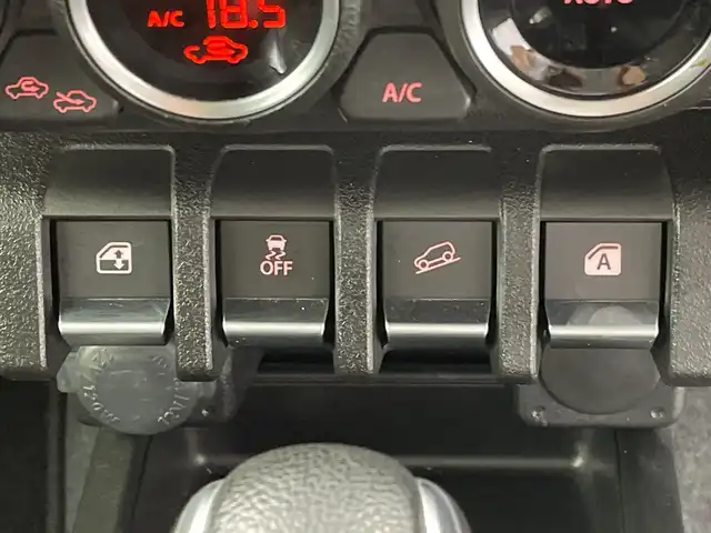 スズキ ジムニー XC 三重県 2023(令5)年 3.8万km ジャングルグリーン /禁煙車　//社外ナビ　//シートヒーター　//フルセグＴＶ　//ＬＥＤ　//ＢＴ　//フォグライト　//ステアリングリモコン　//デュアルセンサーブレーキサポート　//オートハイビーム　//クルーズコントロール　//バックカメラ