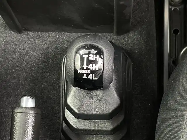 スズキ ジムニー XC 三重県 2023(令5)年 3.8万km ジャングルグリーン /禁煙車　//社外ナビ　//シートヒーター　//フルセグＴＶ　//ＬＥＤ　//ＢＴ　//フォグライト　//ステアリングリモコン　//デュアルセンサーブレーキサポート　//オートハイビーム　//クルーズコントロール　//バックカメラ