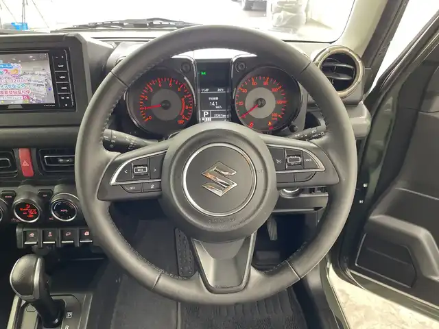 スズキ ジムニー XC 三重県 2023(令5)年 3.8万km ジャングルグリーン /禁煙車　//社外ナビ　//シートヒーター　//フルセグＴＶ　//ＬＥＤ　//ＢＴ　//フォグライト　//ステアリングリモコン　//デュアルセンサーブレーキサポート　//オートハイビーム　//クルーズコントロール　//バックカメラ