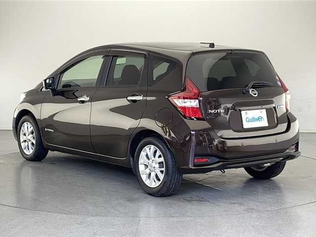 日産 ノート e－パワー X 長野県 2017(平29)年 6.2万km インペリアルアンバーP 社外ナビ　CN-RE03WD/(フルセグ/Bluetooth/CD/DVD)/360°カメラ/ETC/インテリジェントルームミラー/衝突軽減ブレーキ/レーンキープアシスト/コーナーセンサー/社外AWスタッドレス4本/ヘッドライトレベライザー/プッシュスタート/スマートキー/スペアキー
