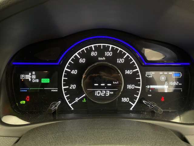 日産 ノート e－パワー X 長野県 2017(平29)年 6.2万km インペリアルアンバーP 社外ナビ　CN-RE03WD/(フルセグ/Bluetooth/CD/DVD)/360°カメラ/ETC/インテリジェントルームミラー/衝突軽減ブレーキ/レーンキープアシスト/コーナーセンサー/社外AWスタッドレス4本/ヘッドライトレベライザー/プッシュスタート/スマートキー/スペアキー